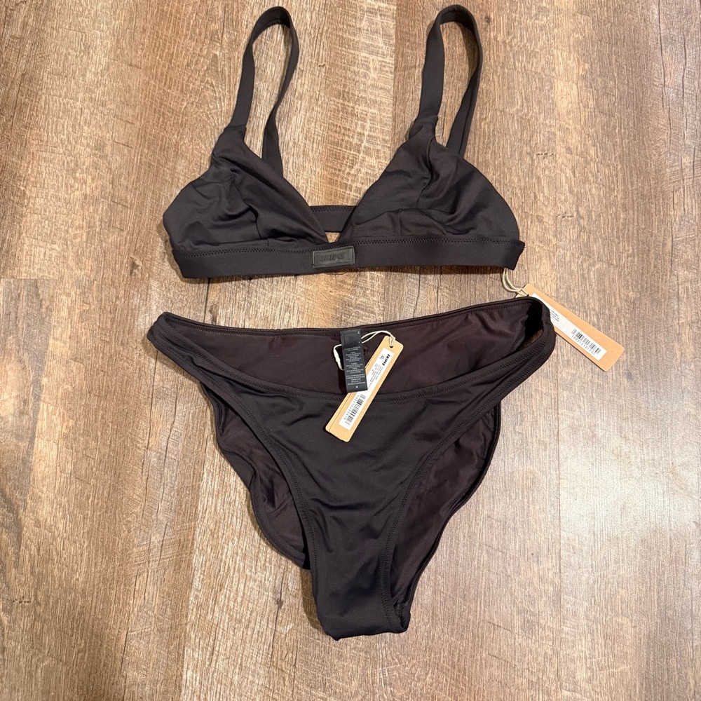 Skims black bikini set